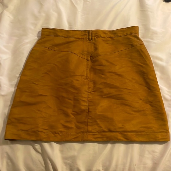 Cute brown skirt, perfect for Fall !! 🍂 - Picture 2 of 2